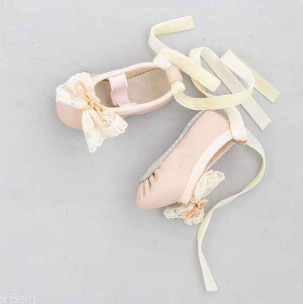 Genuine Leather Lace Pumps