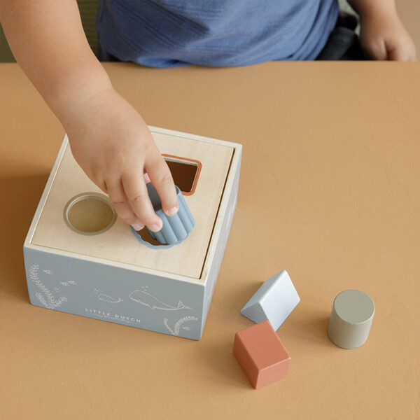 Little Dutch - Wooden Shape Sorter - Image 4